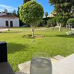 Modern With Balcony And Direct Access To The Pool Апартаменты